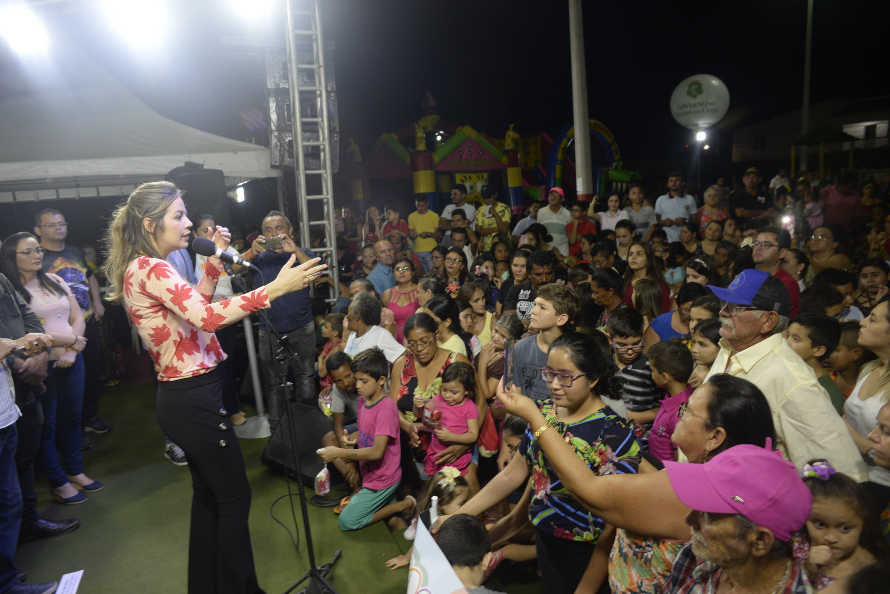 Famílias de Moraújo são beneficiadas com entrega de brinquedopraça pelo Governo do Ceará