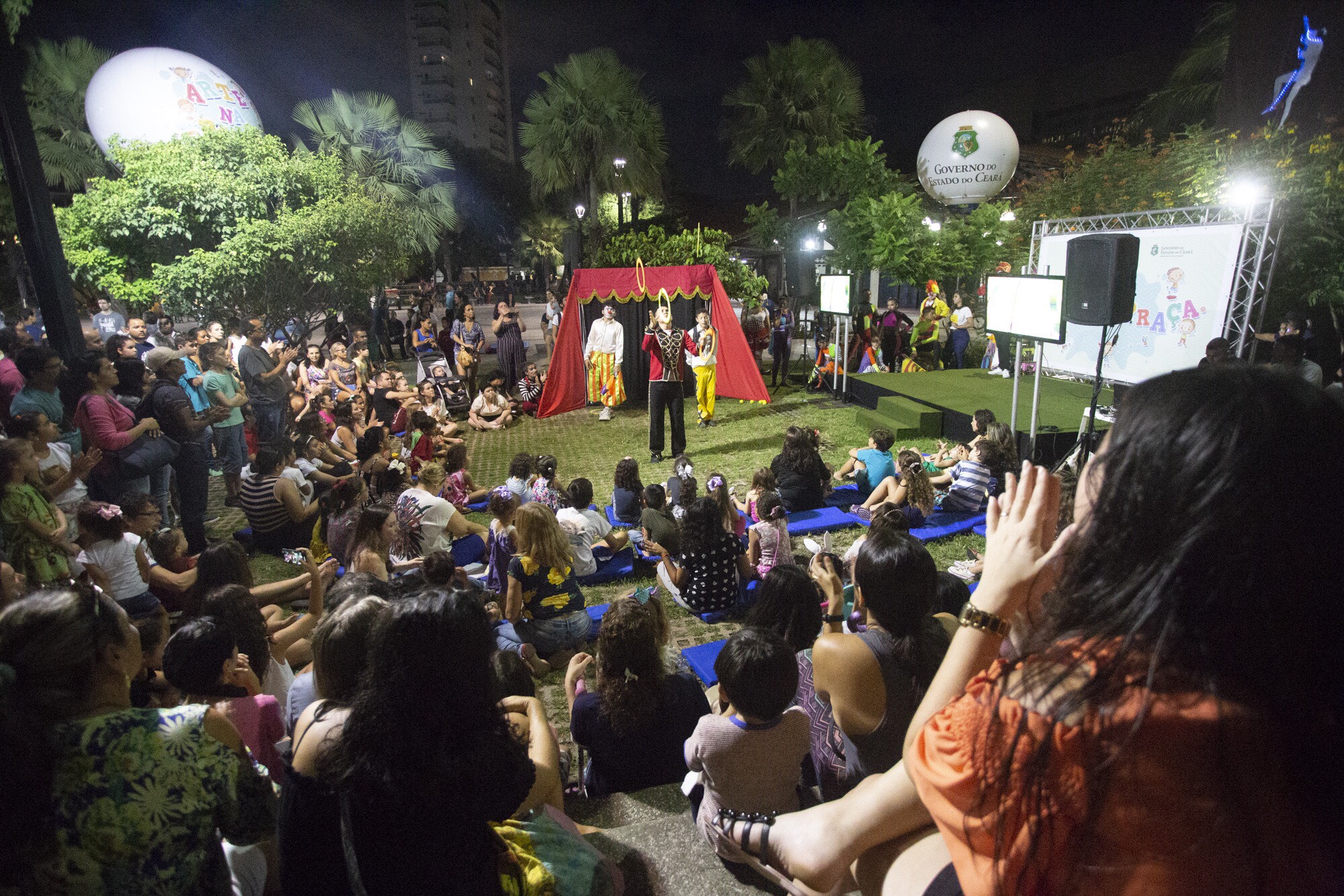 Praça do Curió, em Fortaleza, recebe edição do Arte na Praça