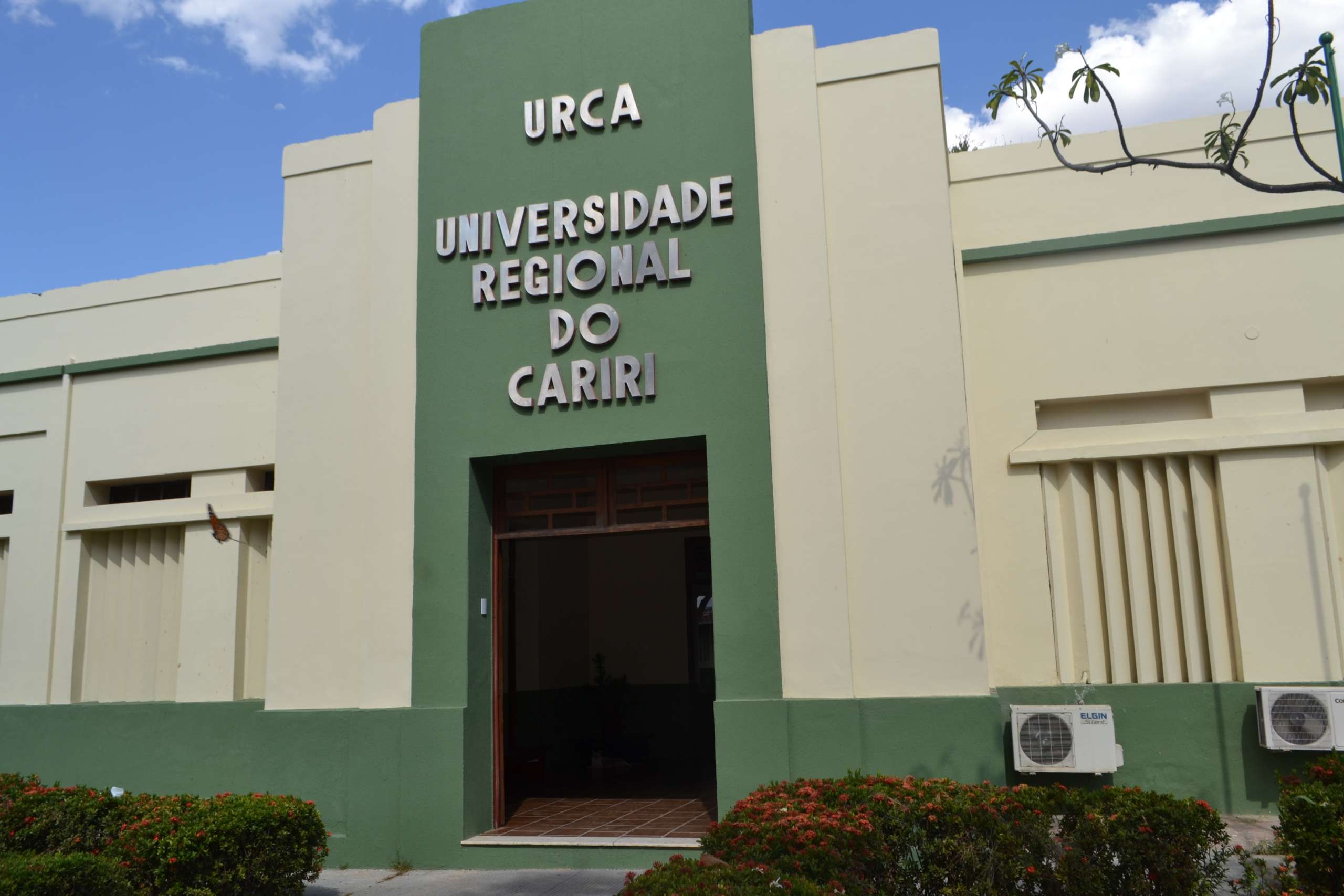 Urca abre seleção para 93 professores