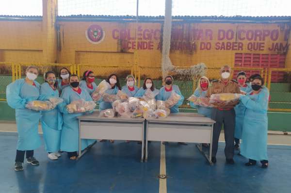 Colégio do Corpo de Bombeiros distribui 240 kits alimentícios para crianças que participam de atendimento especializado