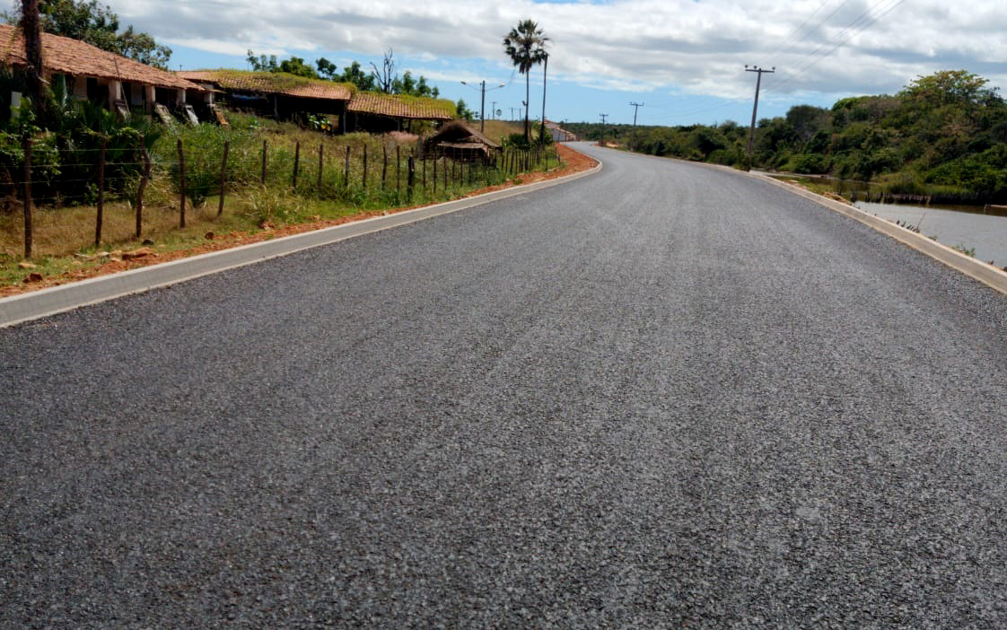 Novo trecho da CE-371 entre Aracati e Itaiçaba está pronto para receber sinalização