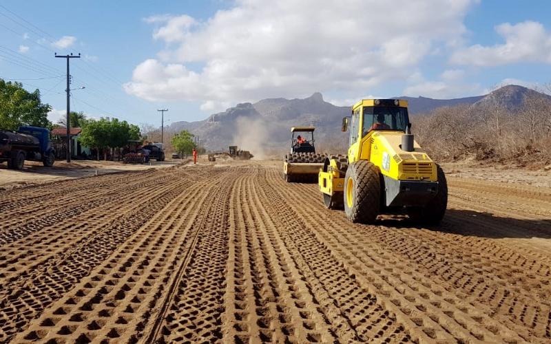Começam as obras de pavimentação de 44 km na região de Irauçuba