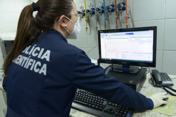 Após um ano de pandemia, Pefoce segue identificando substâncias ineficazes contra o vírus e tóxicas à saúde