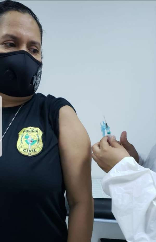 Pelo quarto fim de semana seguido, profissionais de segurança são vacinados no Ceará