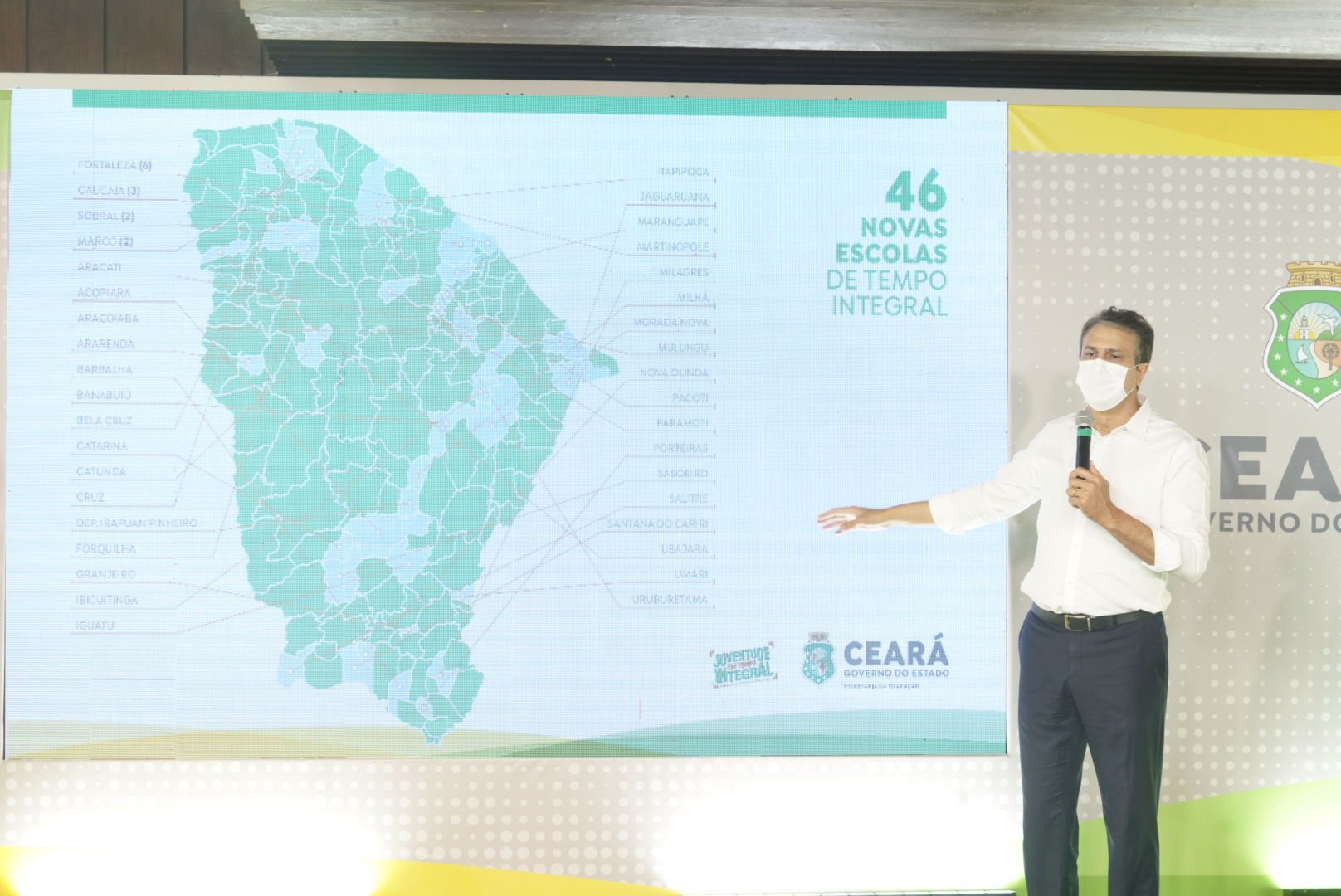 Governo do Ceará anuncia tempo integral em 50% da rede de Ensino Médio