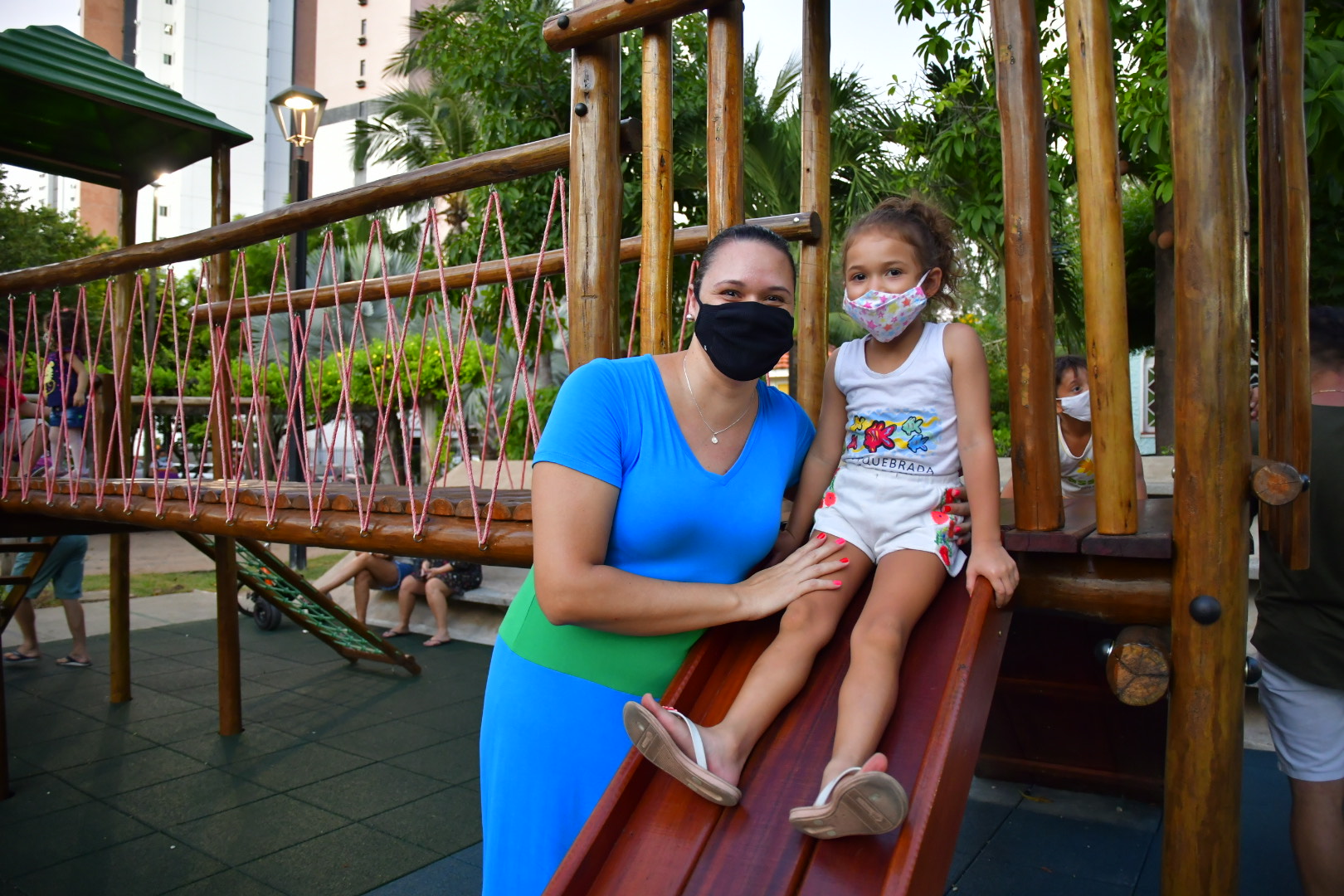 Praça Luíza Távora ganha 134ª brinquedopraça do Ceará