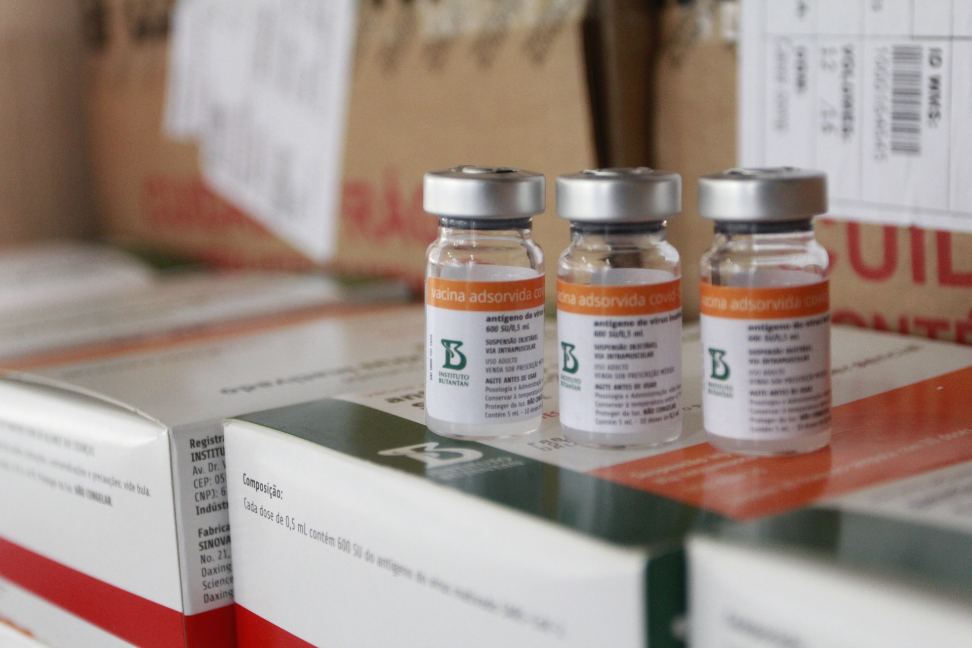 Governo do Ceará negocia com Sinovac e Instituto Butantan para aquisição de vacinas