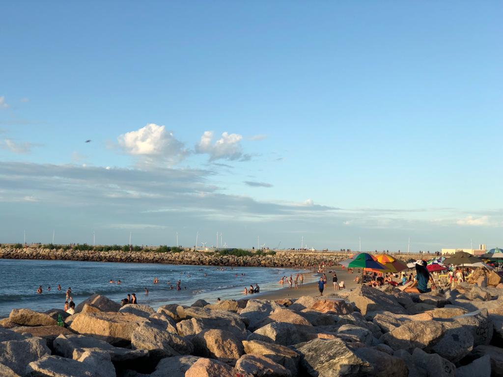 Balneabilidade da Semace: orla marítima fortalezense tem 19 pontos favoráveis para banho