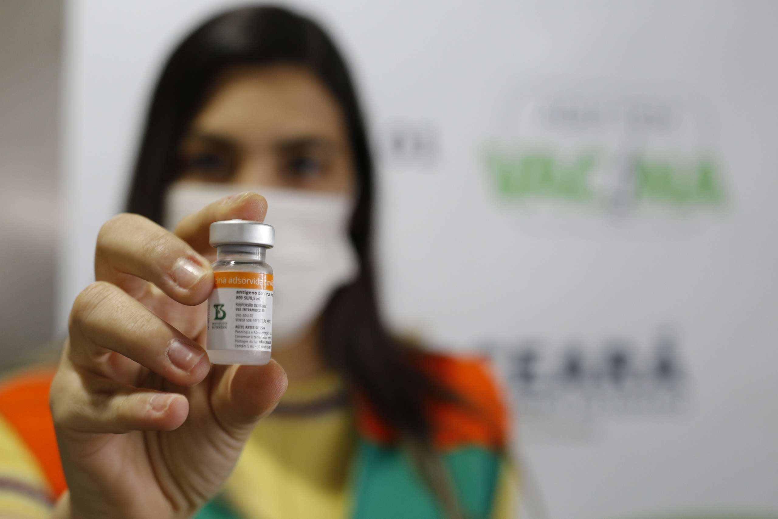 Lotes com 345 mil doses de vacinas contra a Covid-19 chegam ao Ceará