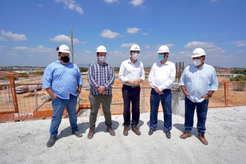 Governador visita obras do Hospital Universitário do Ceará