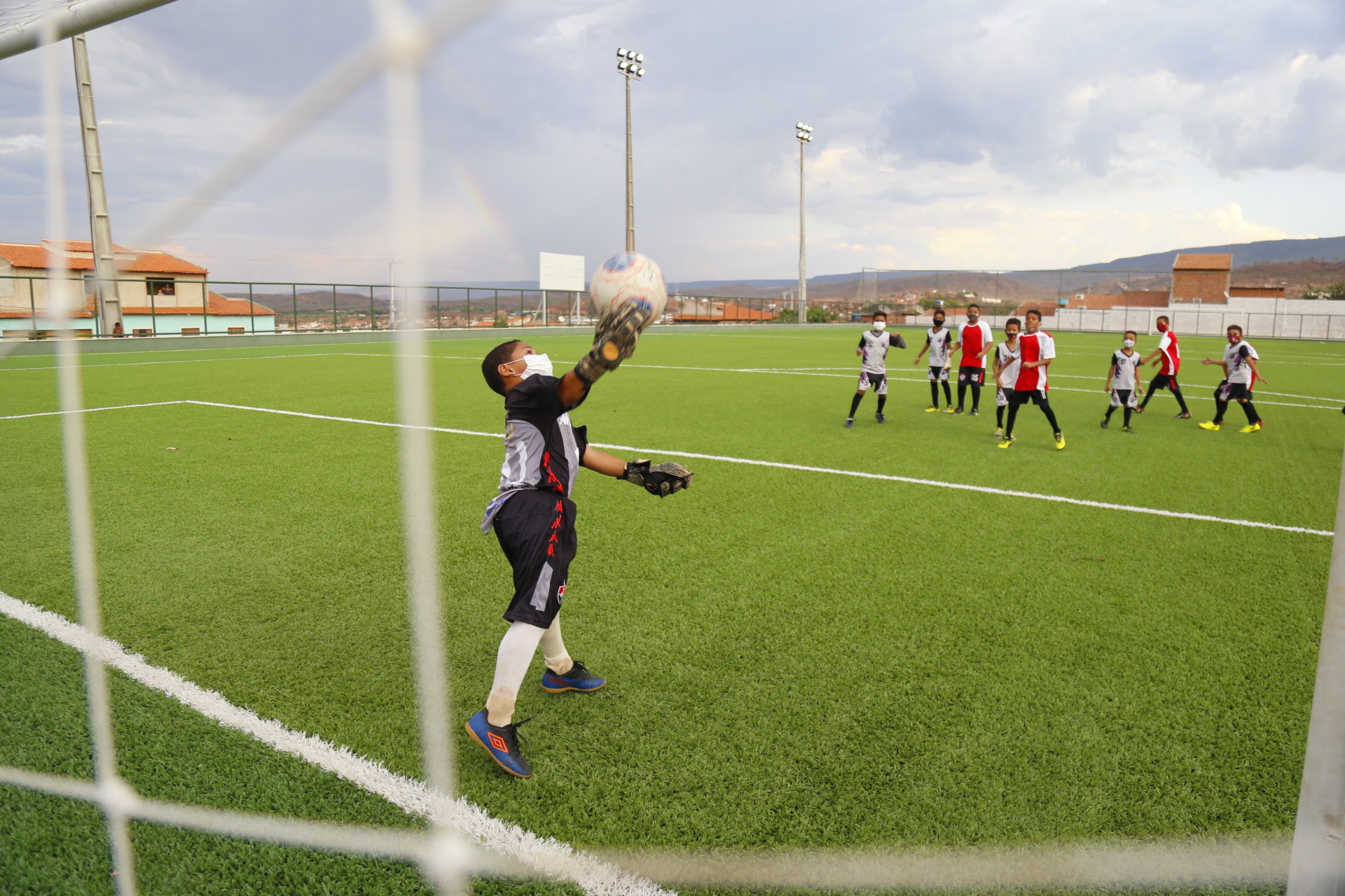 Areninha de Barbalha é entregue à população; governador anuncia Centro de Tecnologia em Cultivo Protegido e pacote de obras