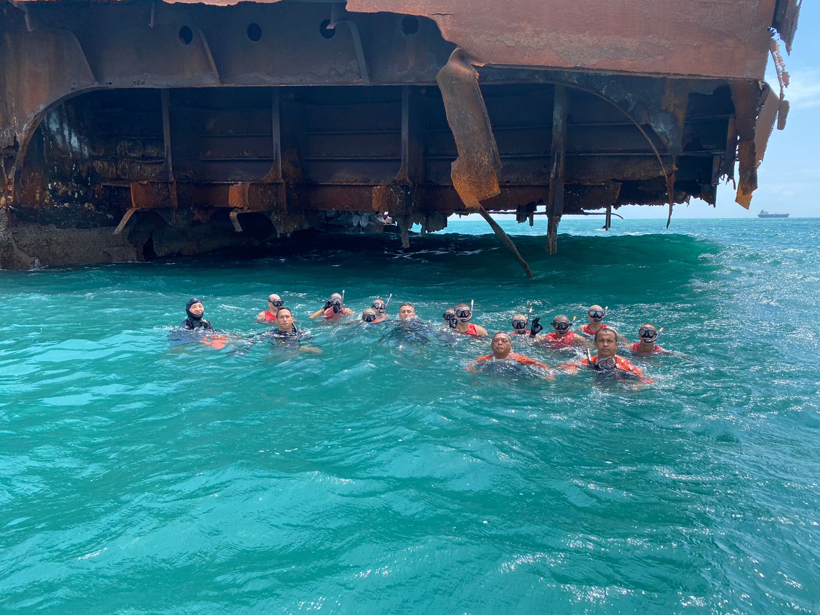 Alunos do Curso de Mergulho Autônomo participam de instrução de mergulho livre