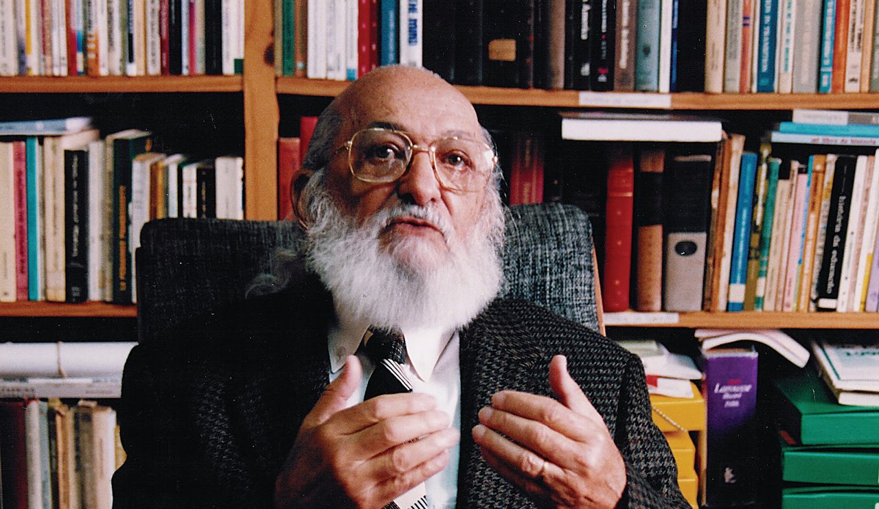 Rede de escolas criativas da Secult celebra centenário de Paulo Freire com lançamento de livro e roda de conversa sobre o educador