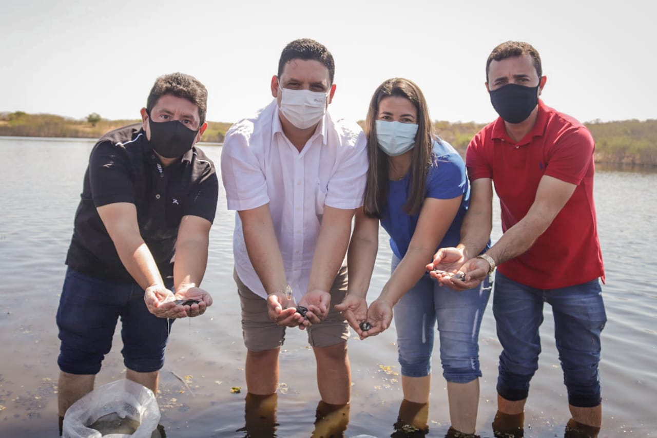 20 mil alevinos de tilápia são entregues na cidade de Milhã