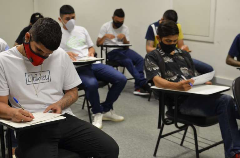 “Hoje meu nome é valioso. Antes, era só um tanto faz”, diz jovem pós-medida socioeducativa