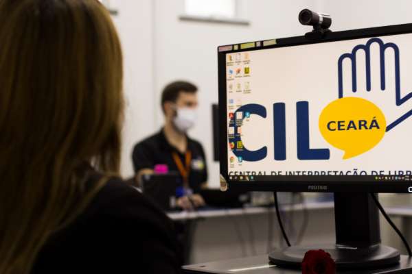 Setembro Verde: Central de Intérpretes de Libras facilita acesso a serviços públicos para comunidade surda