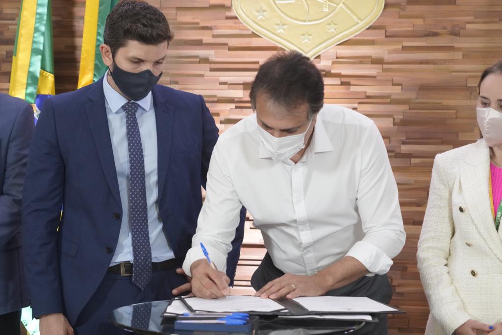 Governo do Ceará e Neoenergia assinam memorando para estudos de viabilidade para projeto de transporte público movido a hidrogênio verde