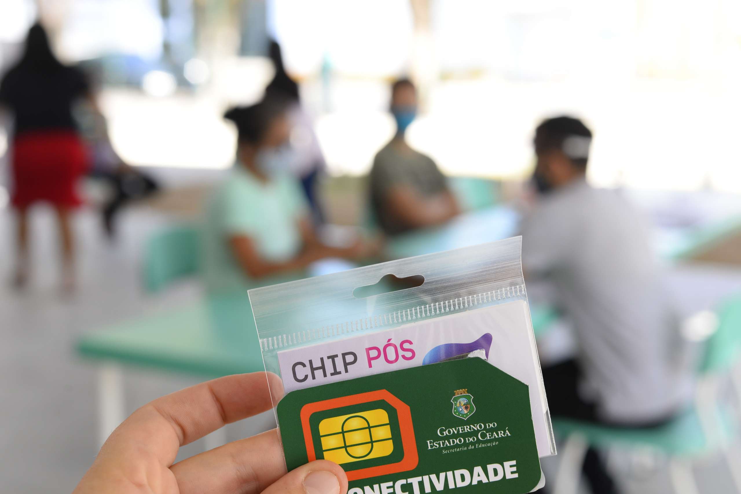 Uece recebe da Secitece novos chips com Internet