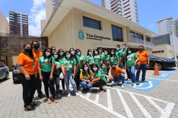 Jovens do Virando o Jogo visitam Vice-Governadoria do Ceará em aula prática