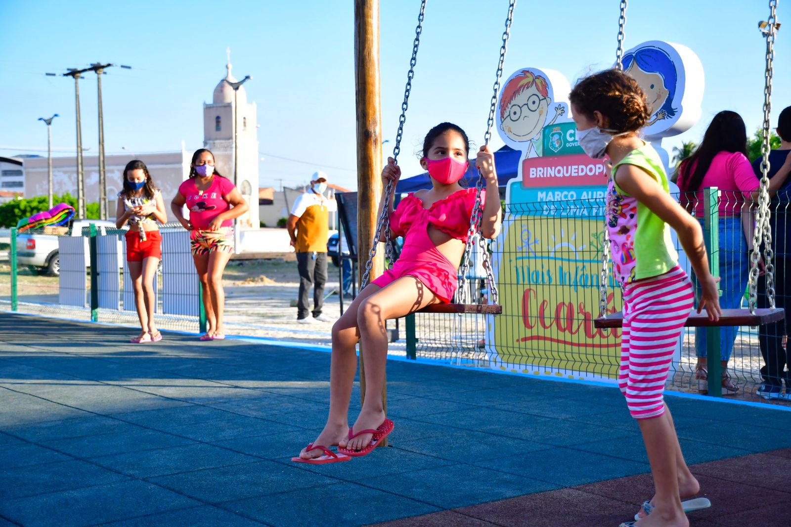 Acarape e Palhano ganham brinquedopraças e academias ao ar livre