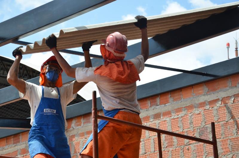 Internos capacitados pelo projeto Sou Capaz constroem galpões de atividade laboral em unidades prisionais