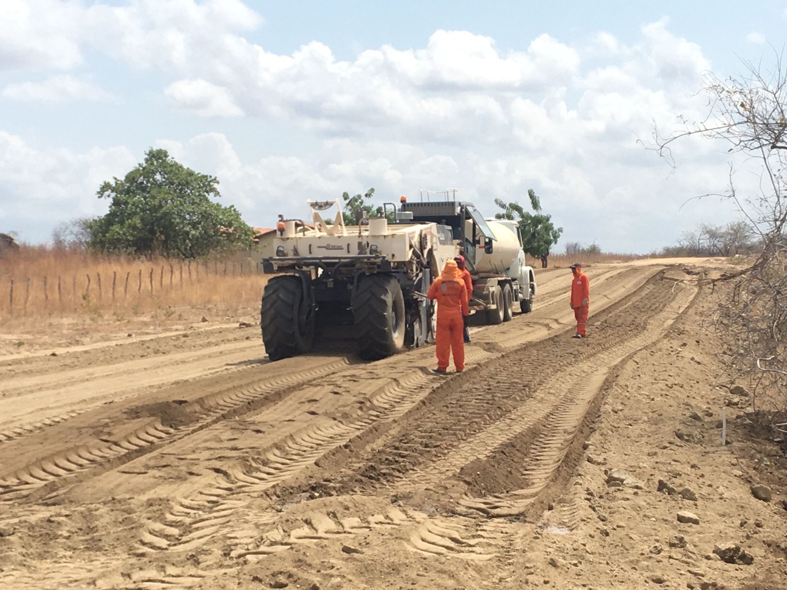 Pavimentação da CE-173 beneficiará diretamente município de Irauçuba e localidades vizinhas