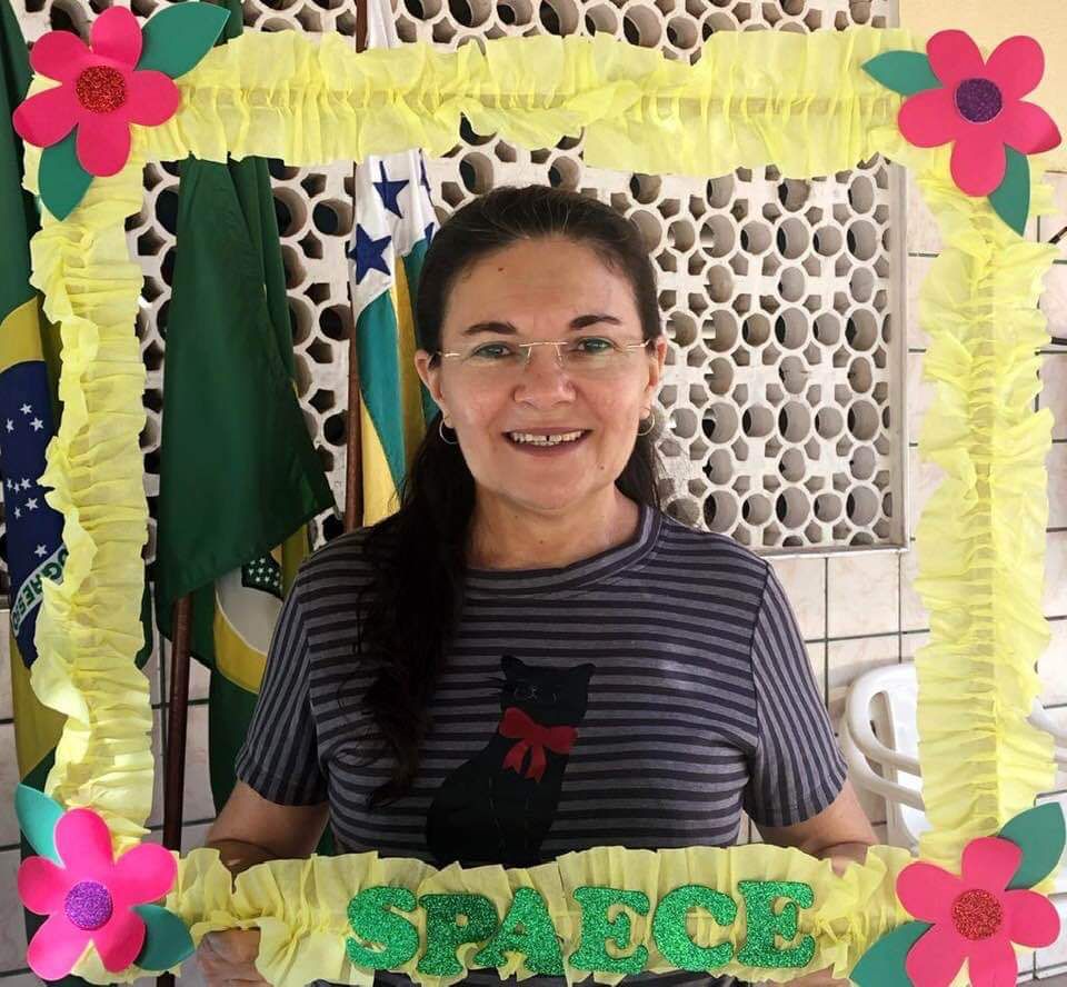 Professora da rede pública estadual acerta tema da Redação do Enem 2021