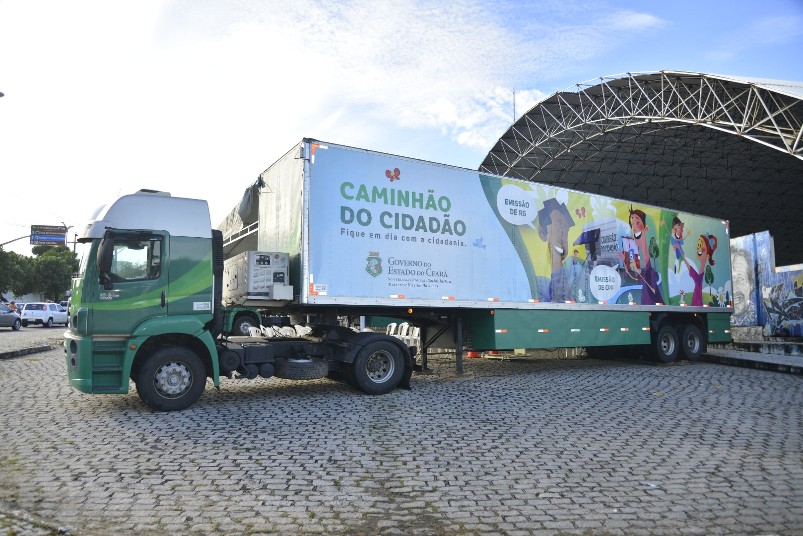 Caminhão do Cidadão atende mais 24 comunidades em 11 municípios