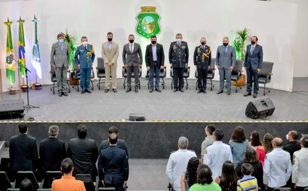 Aesp entrega medalha Ordem do Mérito Acadêmico em solenidade alusiva ao 10º aniversário da Instituição