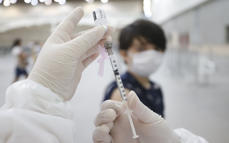 Vacinação de crianças é fundamental para controlar surtos e epidemias, alertam especialistas