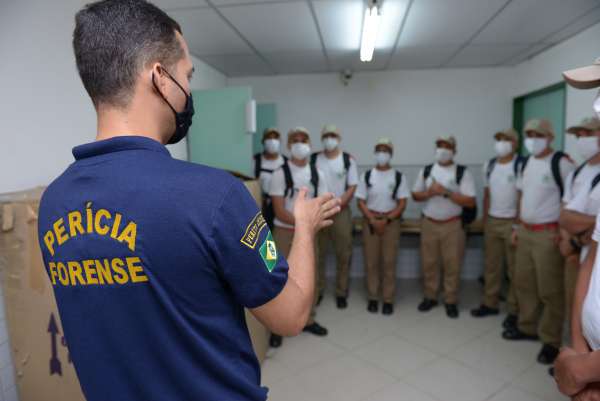 Pefoce recebe a visita dos futuros bombeiros militares do Ceará que estão em formação pela Aesp