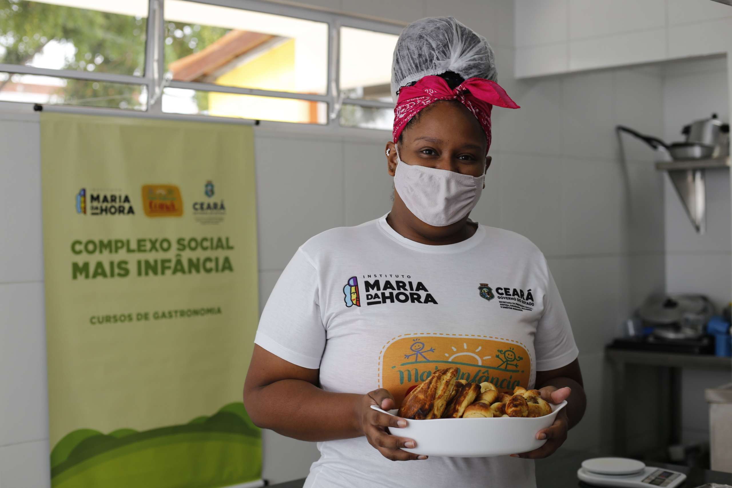 Alunas do Complexo Mais Infância encontram novas possibilidades através da gastronomia