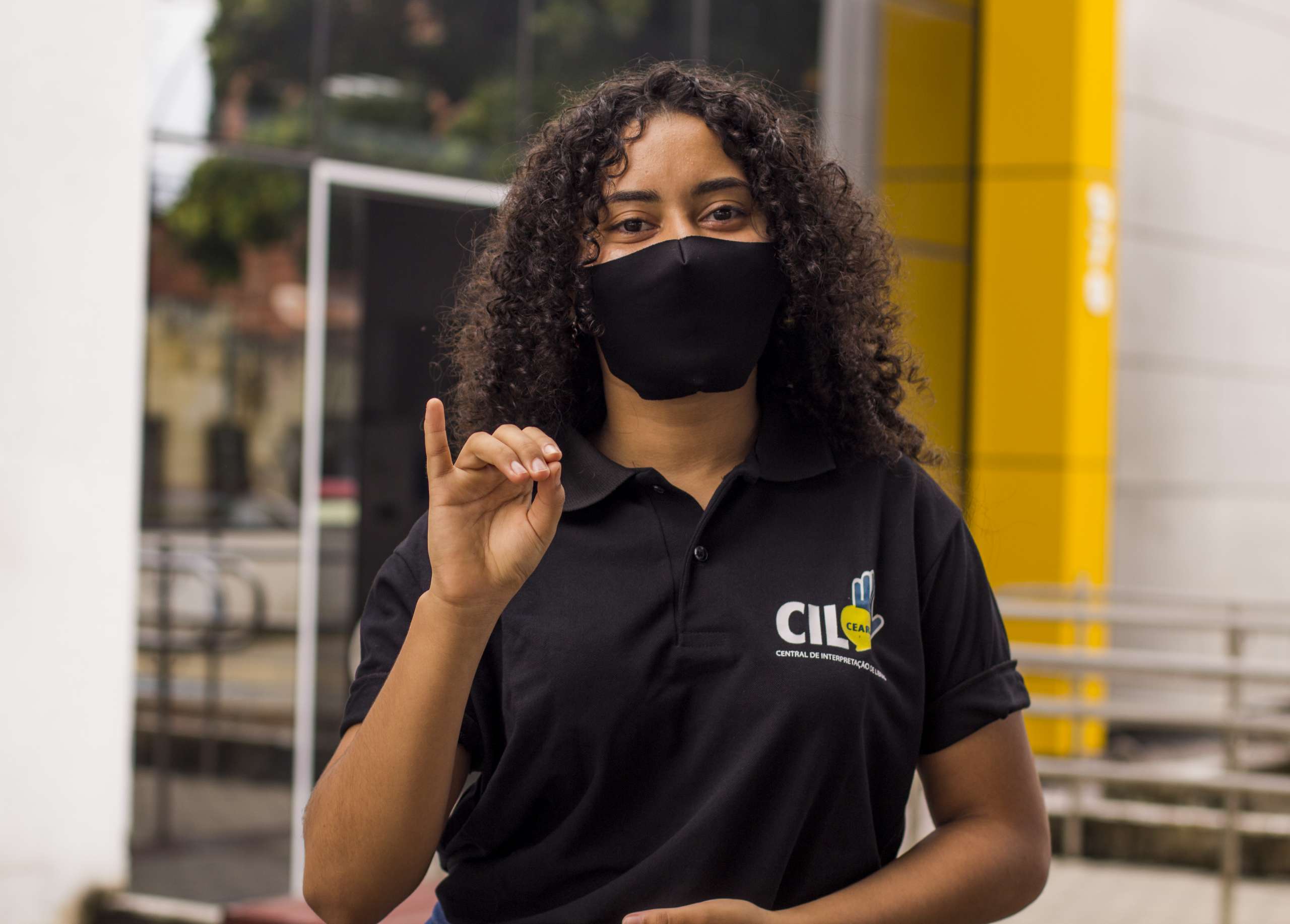 Atendimentos da Central de Intérpretes de Libras crescem 300% e chegam ao interior do Ceará