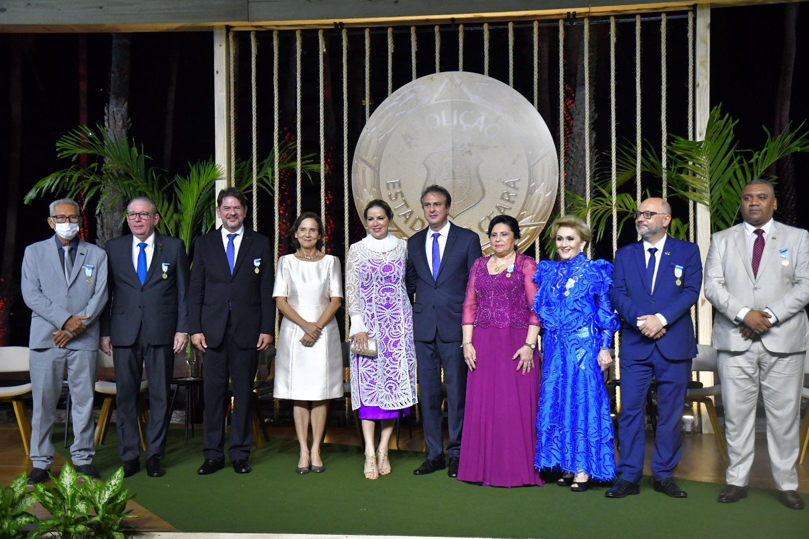 Em data simbólica para os cearenses, Governo do Ceará entrega Medalha da Abolição 2020-2022 aos agraciados