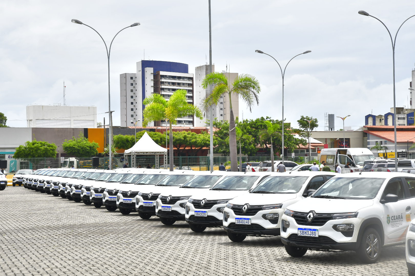 Governo do Ceará estabelece a verdade sobre compra de 184 veículos para ações sociais; sete empresas participaram de pregão, que teve quatro fases