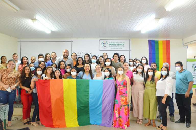 Formações para profissionais da Rede Socioassistencial marcam o mês contra a LGBTfobia