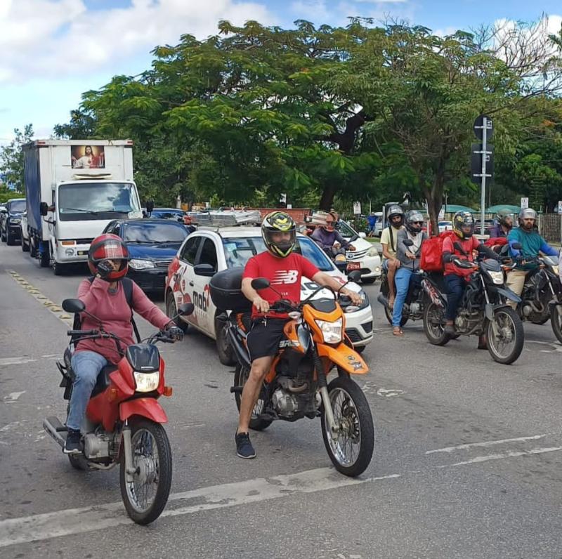 Proprietários de veículos com placas final 4 têm até sexta-feira (10) para pagar o licenciamento 2022