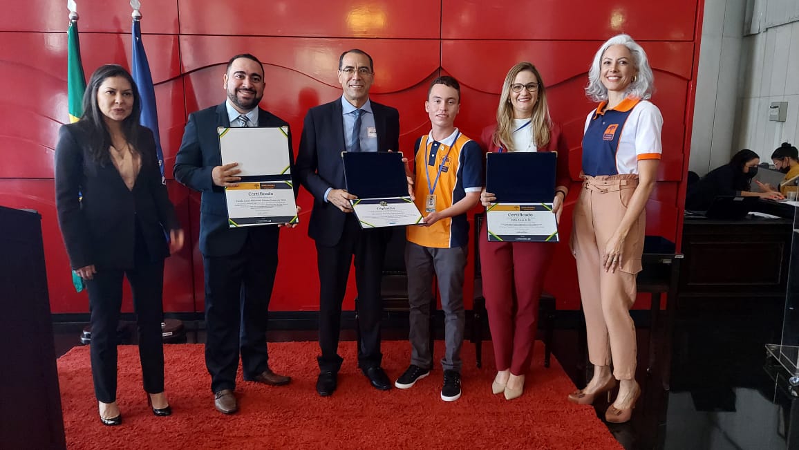 Jovem Senador: 1º lugar no concurso, estudante cearense toma posse em Brasília