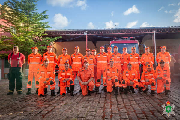 Bombeiros militares são capacitados para condução de viatura de incêndio