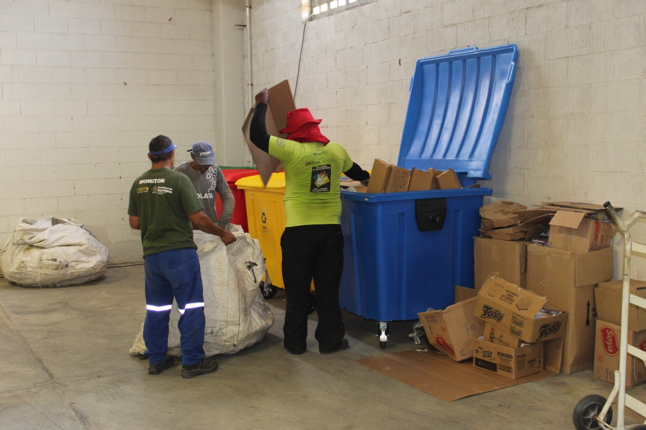 Cooperativa realiza a primeira coleta de material reciclável no Sistema Sedet