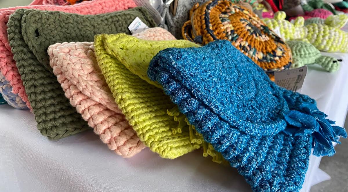 Peças exclusivas de artesanato feitas no sistema penitenciário estão à venda na Estação Benfica