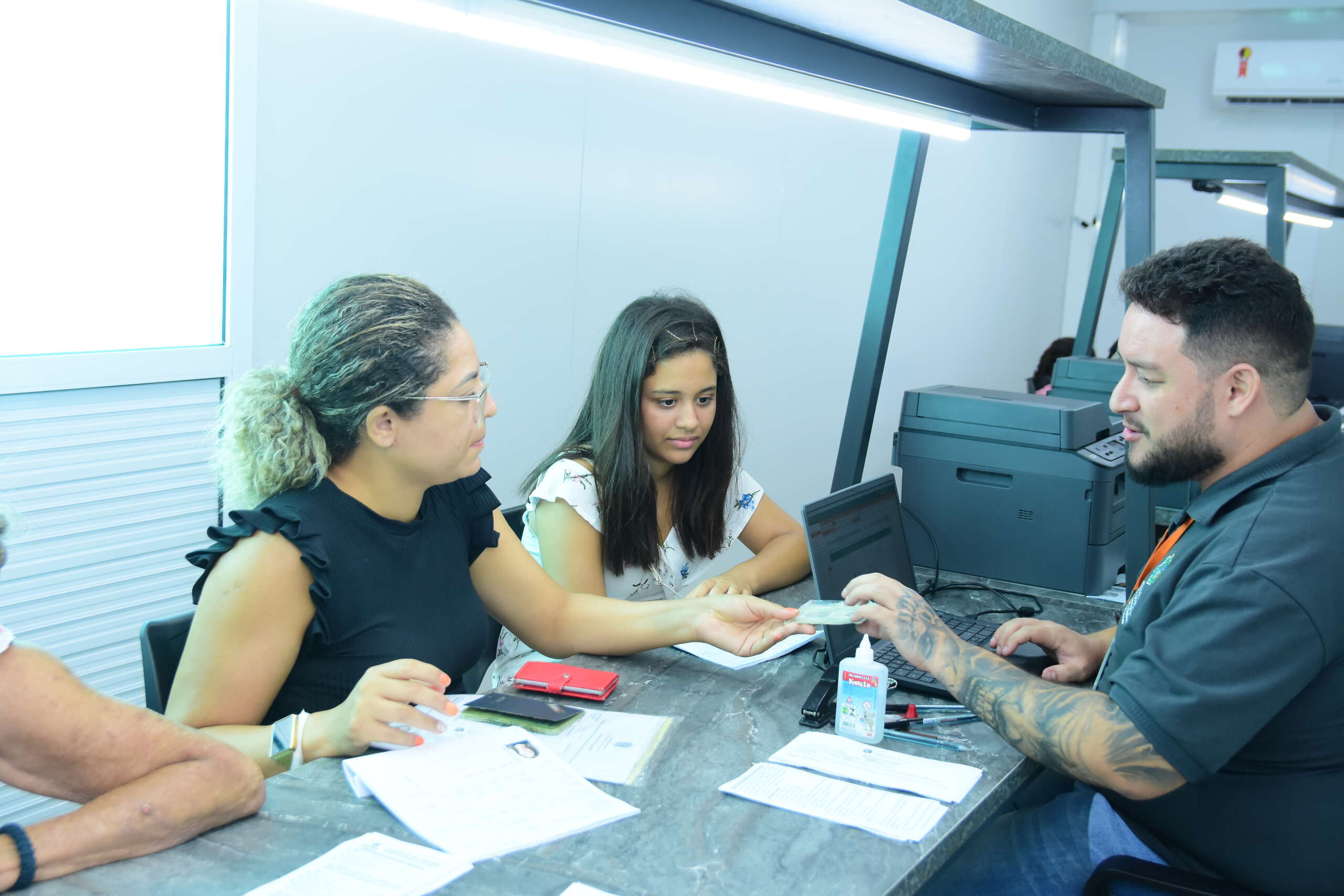 Caminhão do Cidadão inicia rota de serviços por quatro bairros de Fortaleza