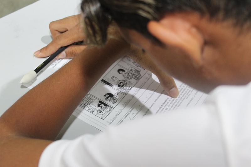 Adolescente realiza provas do Enem/PPL e sonha em ser professor de Física