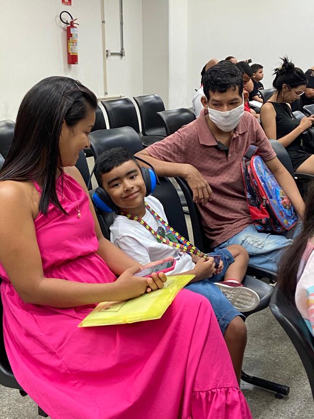 Unidades de Vapt Vupt disponibilizam abafadores de ruído para crianças com autismo