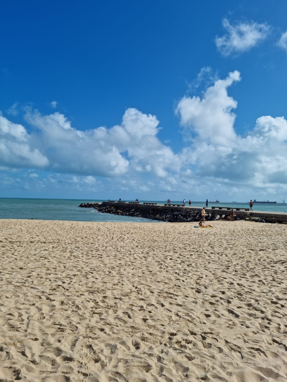 35 trechos da orla cearense estão adequados para banho
