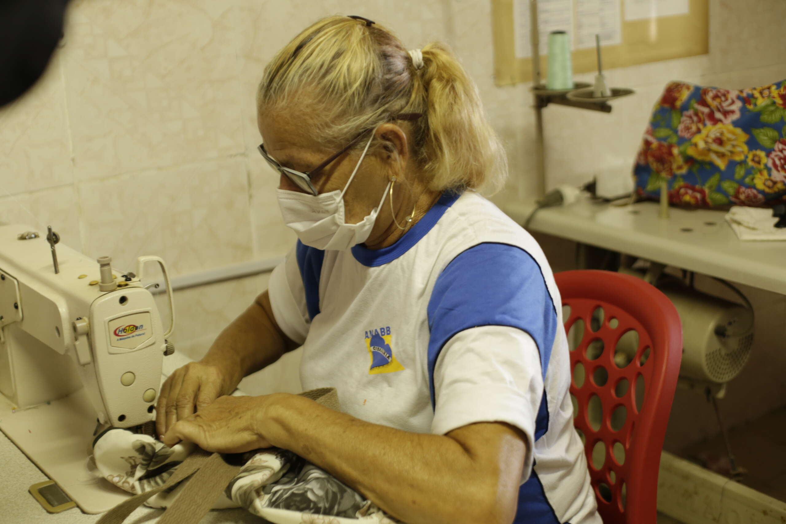 Projeto dedica-se ao empoderamento feminino por meio do artesanato