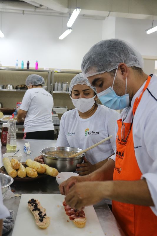 Escola de Gastronomia Social participa do Banquetaço 2023, movimento nacional em defesa do direito humano à alimentação adequada e saudável