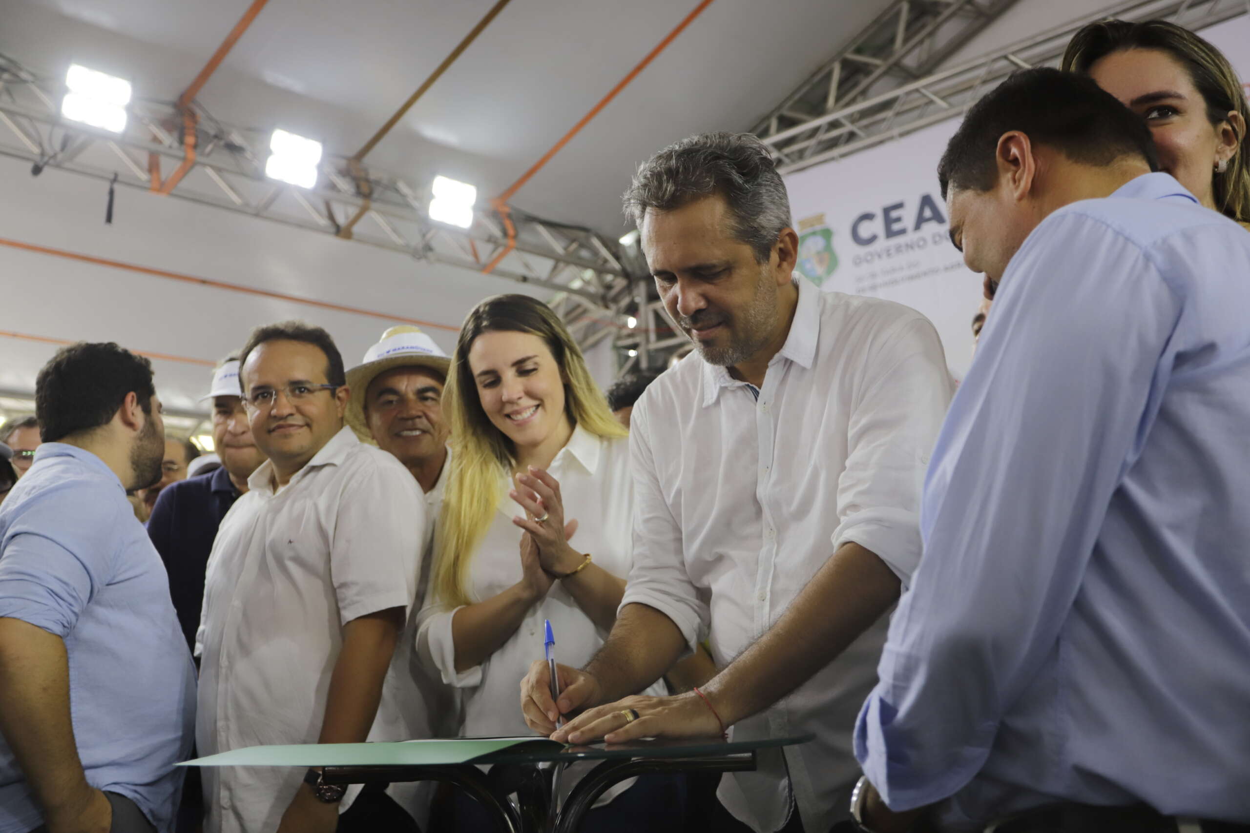 Investimentos do Governo do Ceará crescem 160,48% de janeiro a agosto de 2024 e já atingem R$ 2,13 bilhões