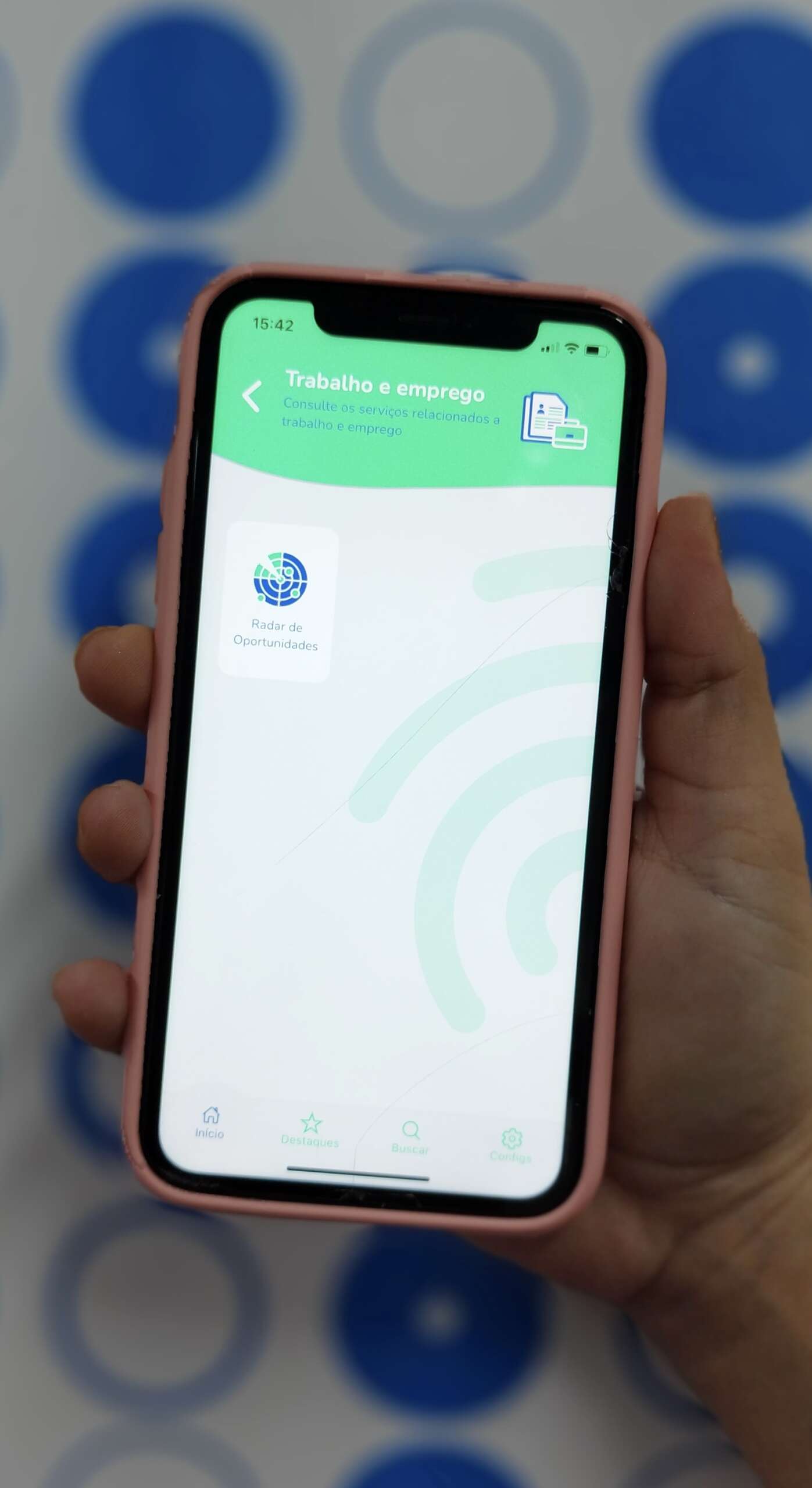 Ceará App conta com oportunidades de trabalho, qualificação profissional e benefícios sociais