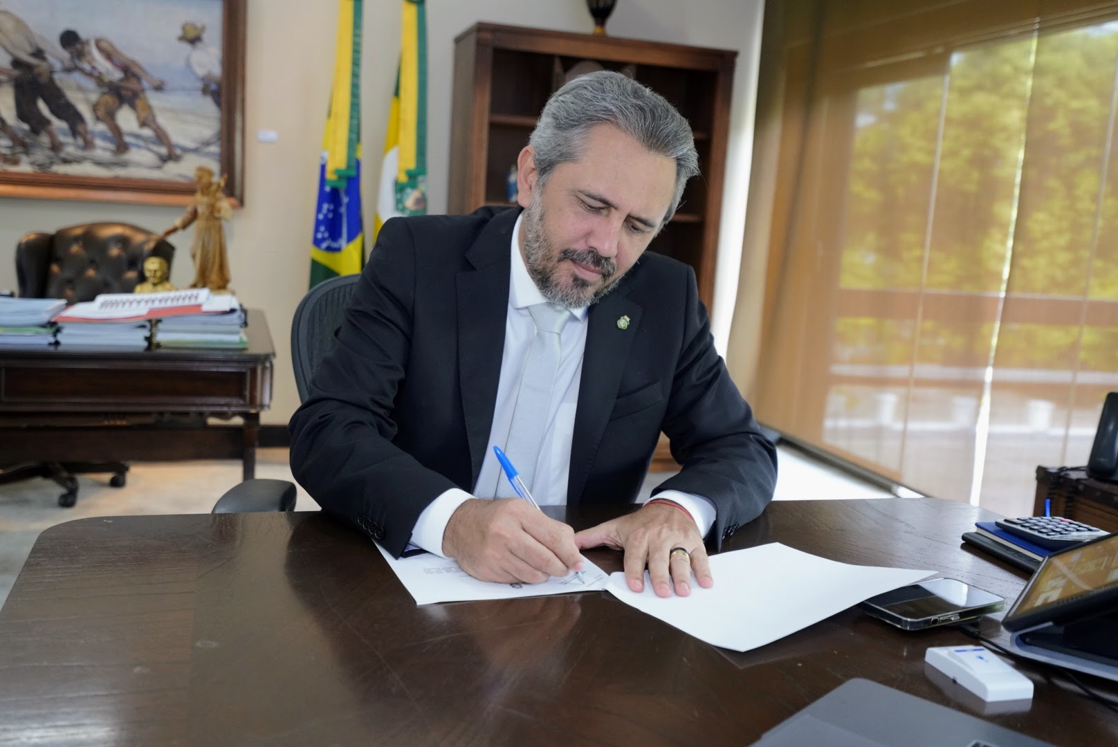 Governador Elmano de Freitas sanciona novo piso salarial dos agentes comunitários de saúde
